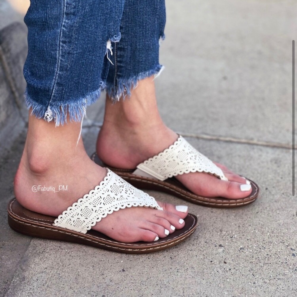 🎉LAST PAIR🎉Vegan leather sandal - Picture 2 of 3